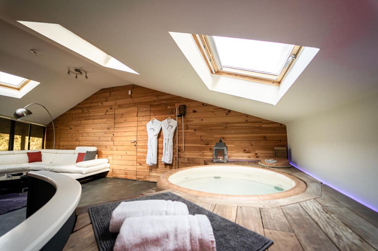 Le Lov'T - Suite Avec Jacuzzi Spontin Extérieur photo